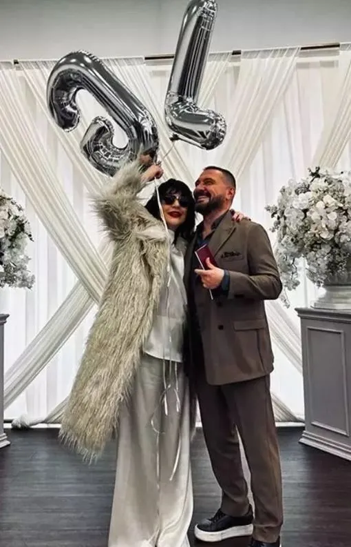 Gonca Vuslateri'den kızı Asya ile yeni kare: "Minik leblebim ve ben sizi öperiz"