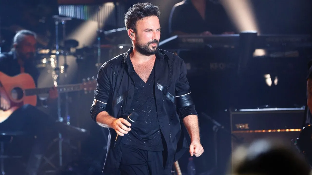Tarkan'dan yeni tarz: Yıllardır küpe takmıyordum...