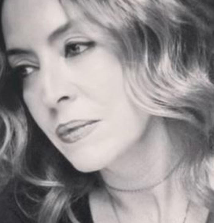 Annesini kaybeden Akın Akınözü'nden duygusal paylaşım: "Çocukluğumu kaybettim, ilk gerçek aşkımı kaybettim"