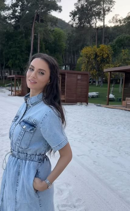 Murat Yıldırım, ailesiyle tatile çıktı! Eşiyle jet ski'ye bindiği anları paylaştı