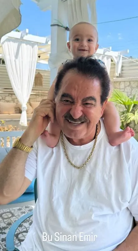 İbrahim Tatlıses, ikiz torunlarıyla bir araya geldi! Benzerlikleri gündem oldu