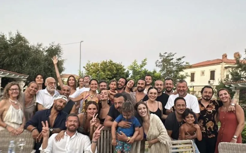 Gupse Özay, 40 yaşına girdi! İşte Özay'ın doğum günü kutlamasından kareler