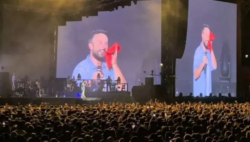Megastar Tarkan havlusunu hayranlarına attı: Merak etmeyin terim mis gibi kokuyor