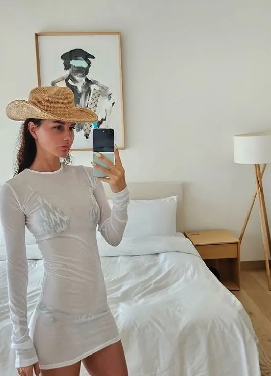 Yasemin Özilhan yeni tatil pozlarını paylaştı! Fit hali gündem oldu