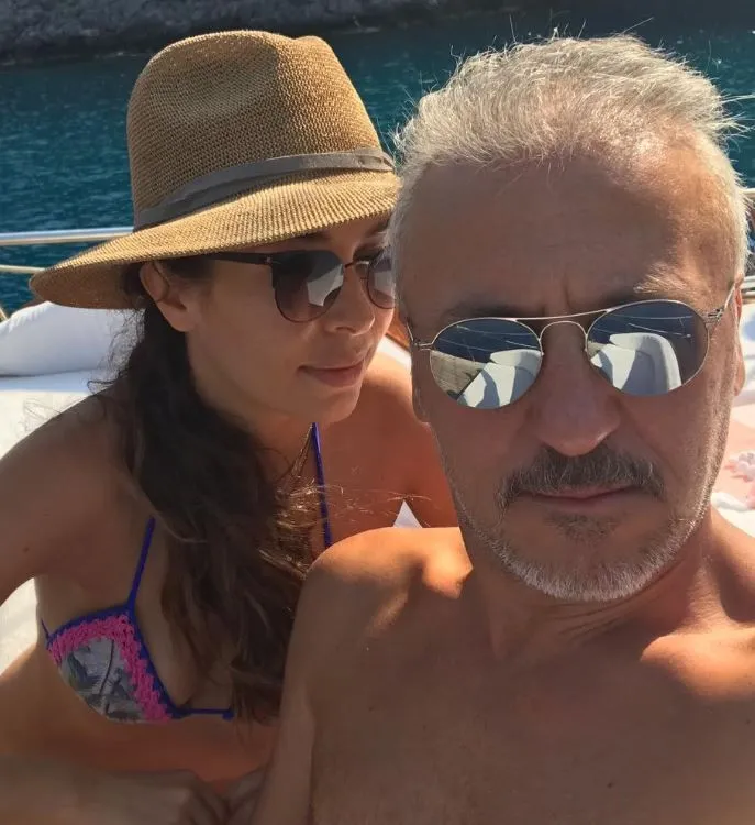 Barış Falay: "Ben aşk adamıyım, 20 yıldır da aşık olduğum kişiyle birlikteyim"