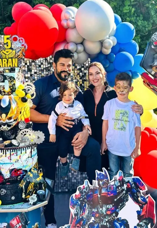 Fahriye Evcen'in plaj tarzı beğeni topladı