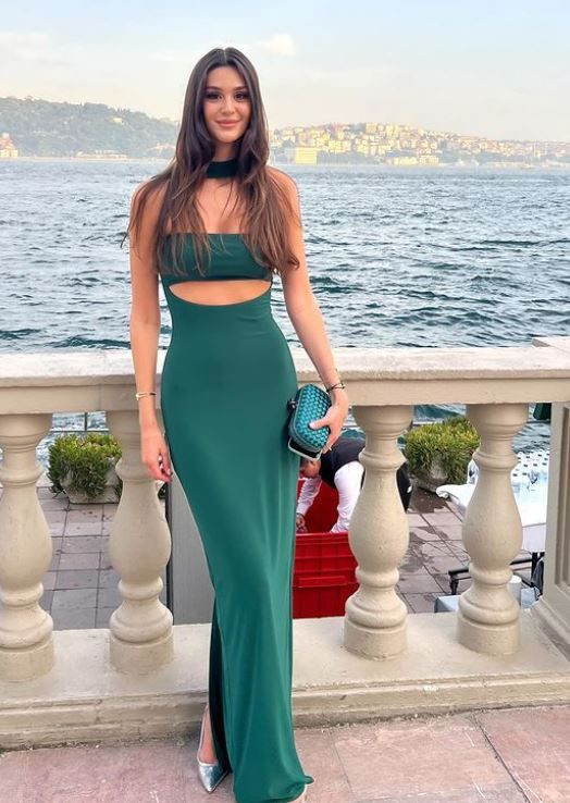 Demet Şener kızı İrem'le yeni karesini paylaştı: Anne kız günü