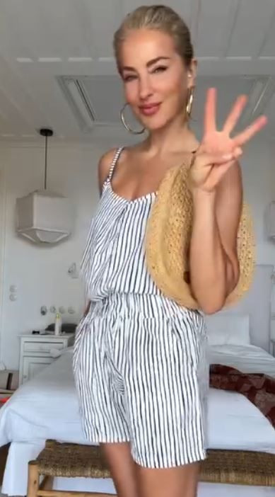 Burcu Esmersoy plaj stillerini paylaştı! Fit hali dikkat çekti