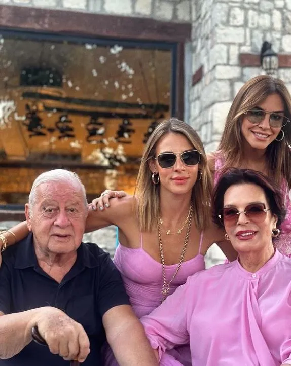 Neslişah Alkoçlar-Engin Altan Düzyatan çiftinin kızları Alara, 6 yaşına girdi