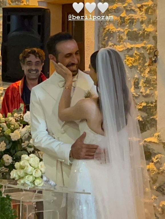 Yalı Çapkını dizisinin oyuncuları Beril Pozam ile Ersin Arıcı evlendi! İşte düğünden kareler