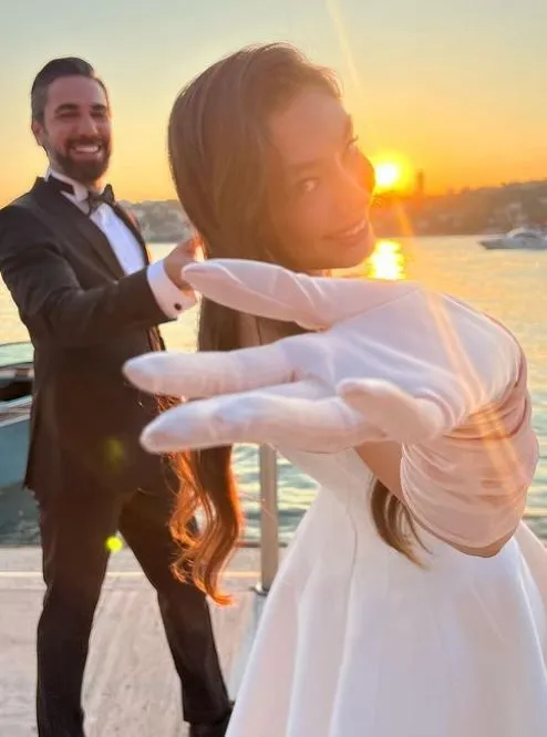 Kadir Doğulu’dan Neslihan Atagül’e aşk dolu kutlama