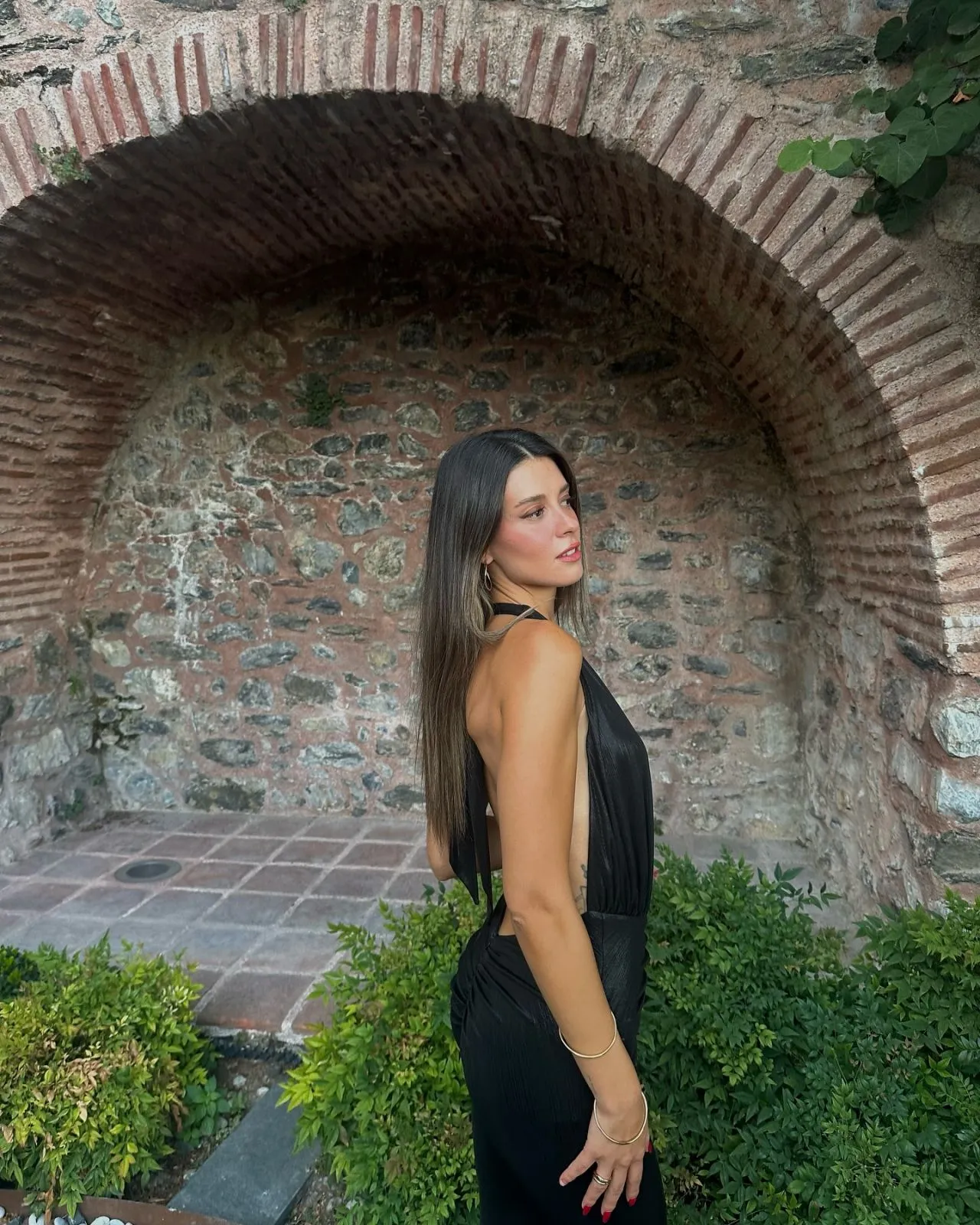 Buçe Buse Kahraman göz kamaştırdı