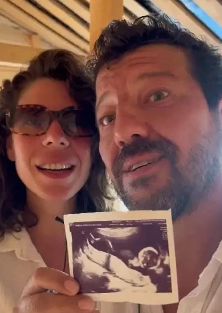 Oyuncu İlker Aksum'un bebeğinin cinsiyeti belli oldu