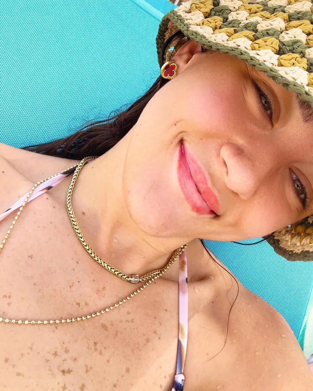 Milli voleybolcu Zehra Güneş'in tatil fotoğraflarına beğeni yağdı
