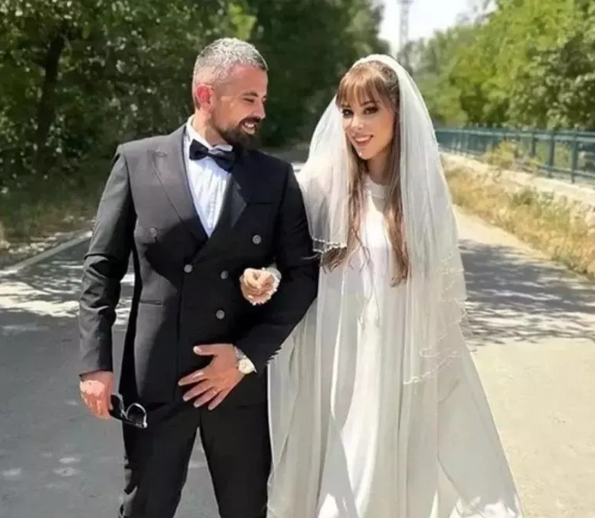 Ferdi Tayfur'un 'soyadı' yasağına Tuğçe Tayfur'dan yanıt