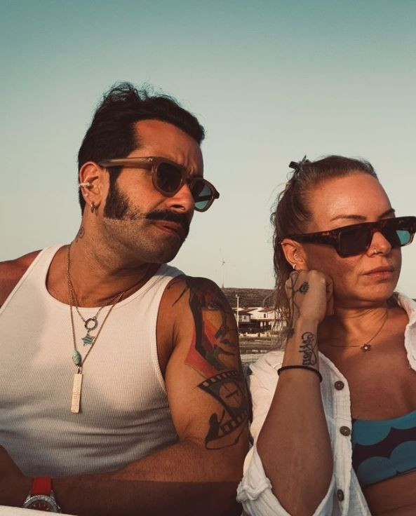 Gökhan Türkmen doğum gününde eşiyle nikah tazeledi
