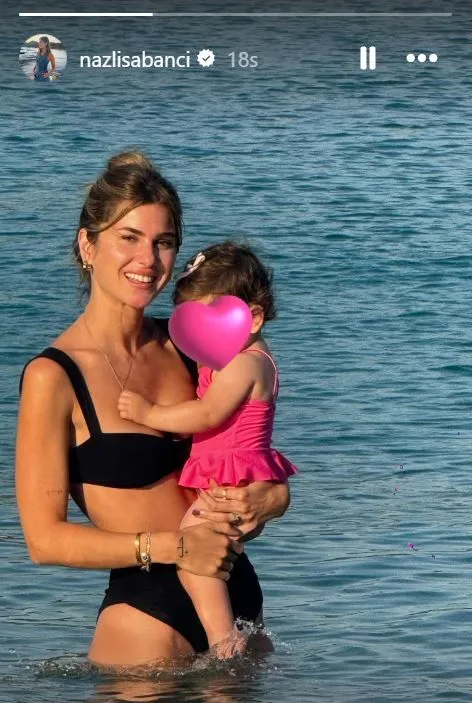 Nazlı Sabancı, kızı Arzu Alara'yla deniz keyfi yaptı