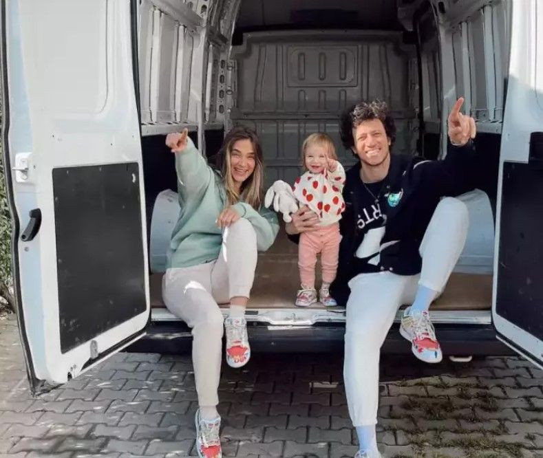 Müge Boz ve Caner Erdeniz'e karavan şoku