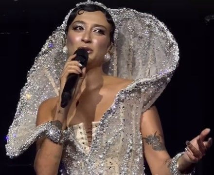 Melike Şahin, Harbiye konserinde Narin için gözyaşlarını tutamadı