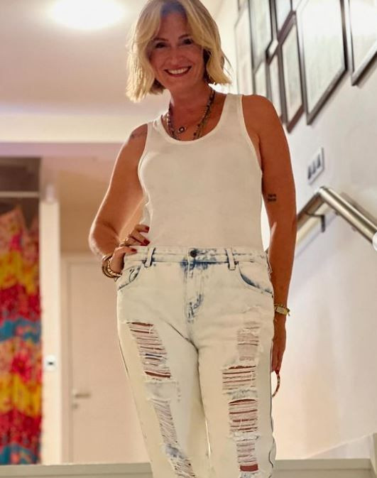 Ceyda Düvenci'den yeni pozlar: "Bazen net, bazen flu... Ne hissediyorsan yalnız değilsin"