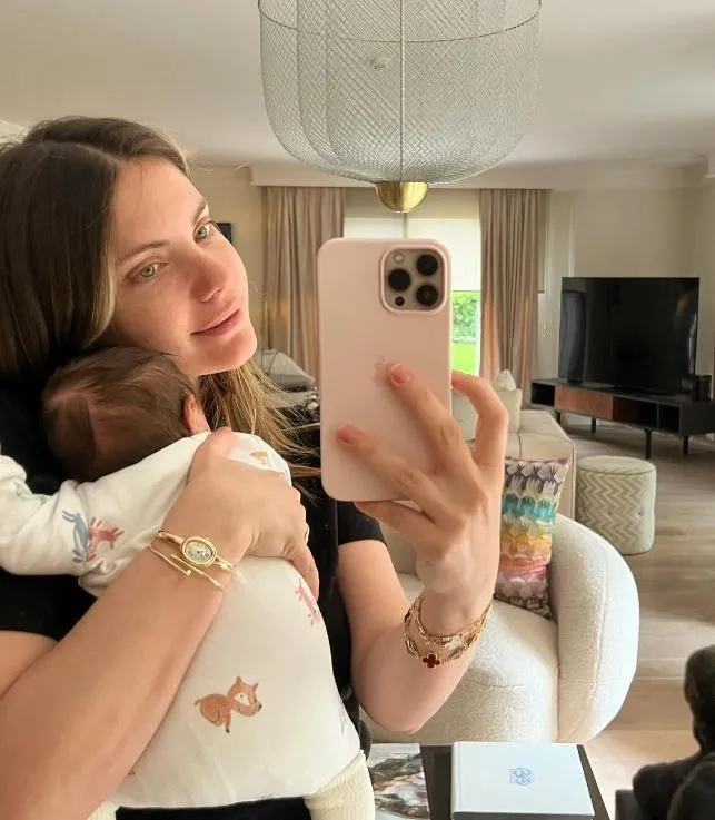 Eda Ece'den kızı Mina'yla yeni paylaşım: "Annemle müzik saati"