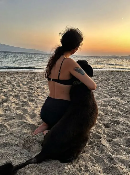 Oyuncu Birce Akalay'dan yaza veda pozları