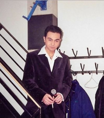 Serdar Ortaç'tan nostaljik paylaşımlar: İlk arabası, ilk aşkı, ilk klip çekimi, ilk imza günü...