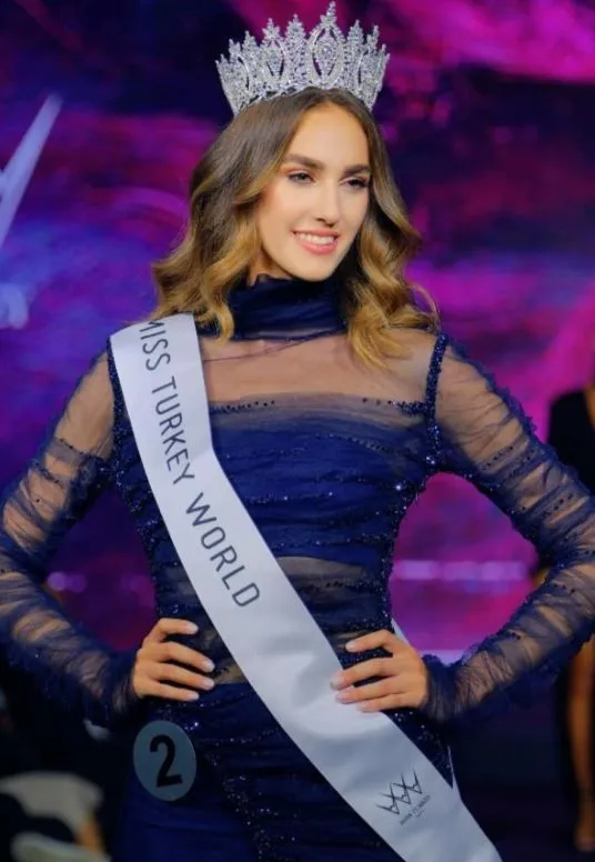 Nebahat Çehre ve Çağla Şıkel'den Miss Turkey 2024 birincisi İdil Bilgen'e destek