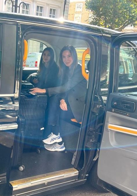 Demet Şener, kızı İrem’le Londra’ya gitti: Hem onun hem de benim için yeni hayatımızın başlangıcı...