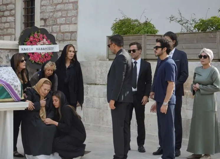 Kızılcık Şerbeti'nin yeni bölümünden ilk fragman yayınlandı: "İzin ver, seni Ünallar'ın patronu yapayım!"