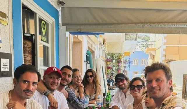 Kıvanç Tatlıtuğ yaza, ailesi ve dostlarıyla Marathi Adası'nda veda etti