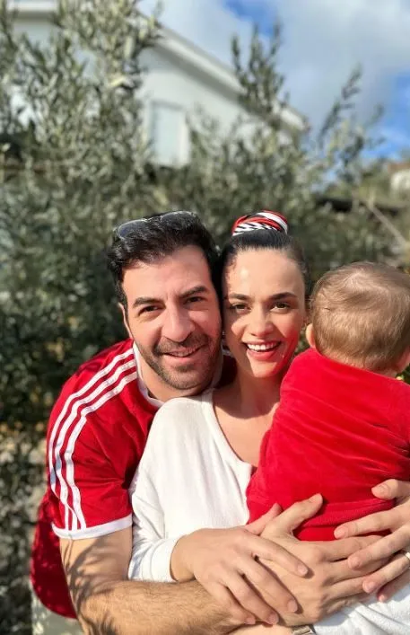 Kıyafet siparişi veren Hande Soral'ın paketinden altın yüzük çıktı! Sahibini arıyor