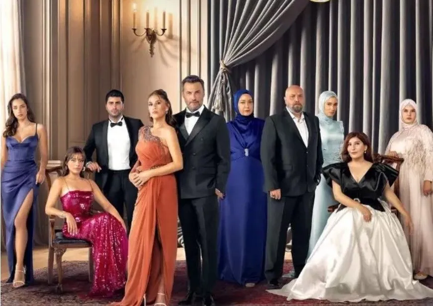 Kızılcık Şerbeti'nde afiş krizi: Emrah Altıntoprak'la Kaan Taşaner'den tepki
