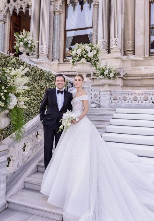Nazlı Sabancı'dan yeni çekirdek aile pozu: "Biz"