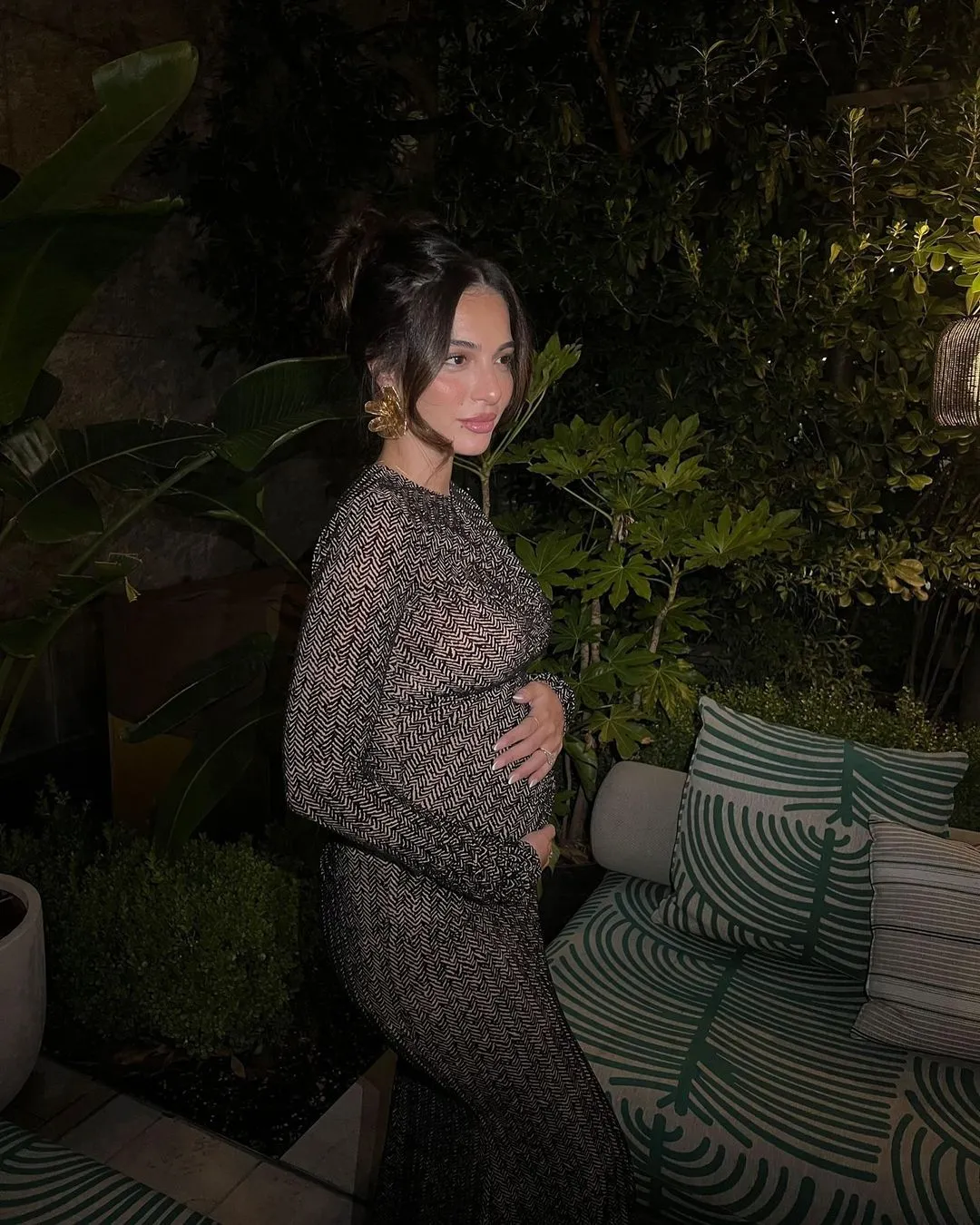 Melisa Aslı Pamuk'tan karnı burnunda pozlar