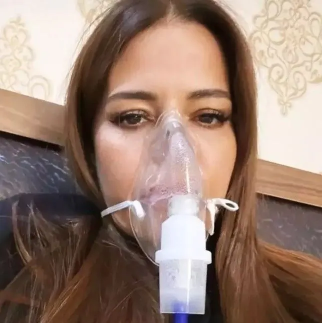 Hastanelik olan Simge Sağın konserini iptal etmek zorunda kaldı