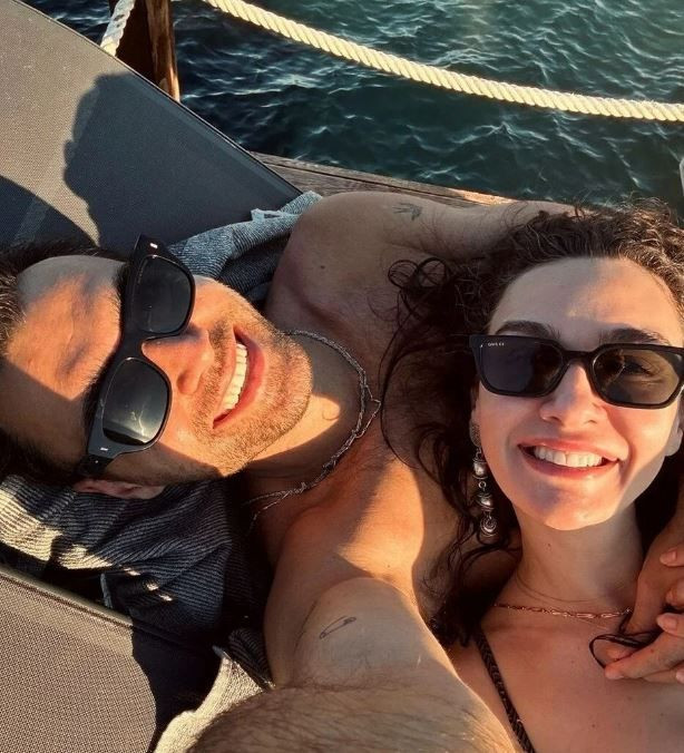 Birce Akalay ile aşk yaşayan Hakan Kurtaş, evlilik sorularına yanıt verdi