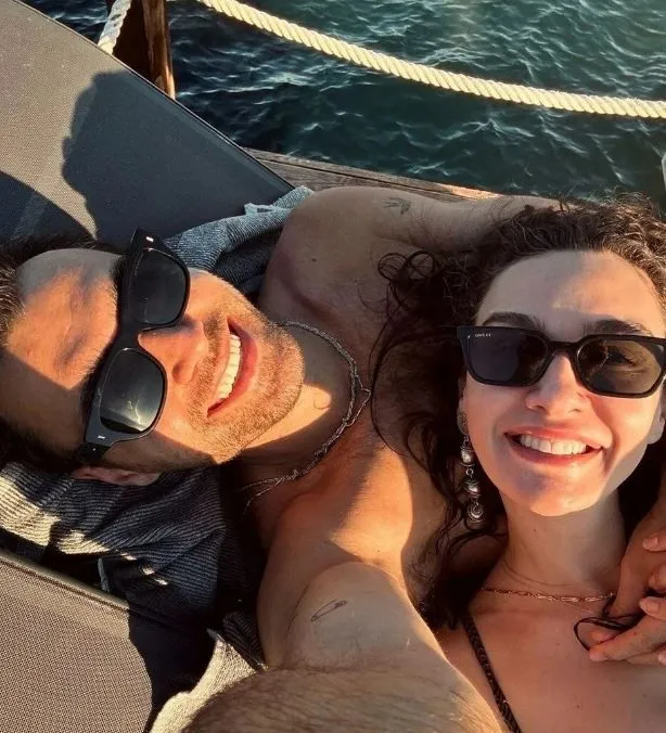 Birce Akalay ile aşk yaşayan Hakan Kurtaş, evlilik sorularına yanıt verdi