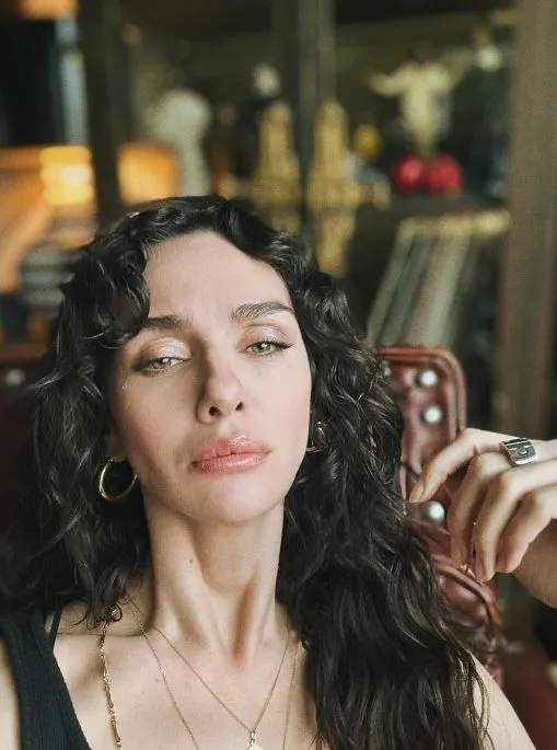 Birce Akalay, takipçilerini 37 yıl öncesine götürdü: "1987 - Stüdyo Yüksel"