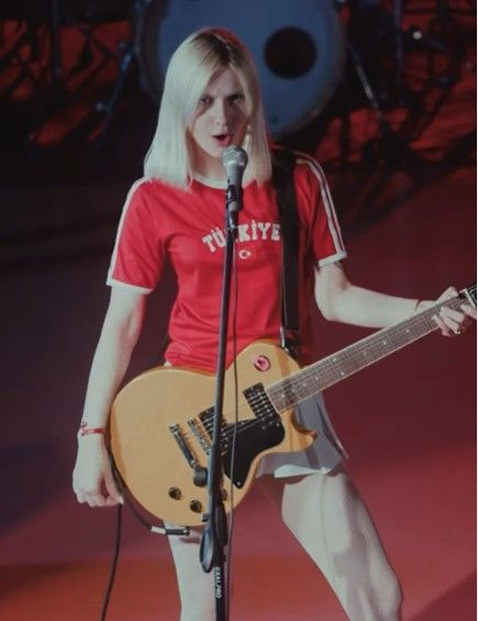 Aleyna Tilki kariyerine rock star olarak devam edeceğini açıkladı
