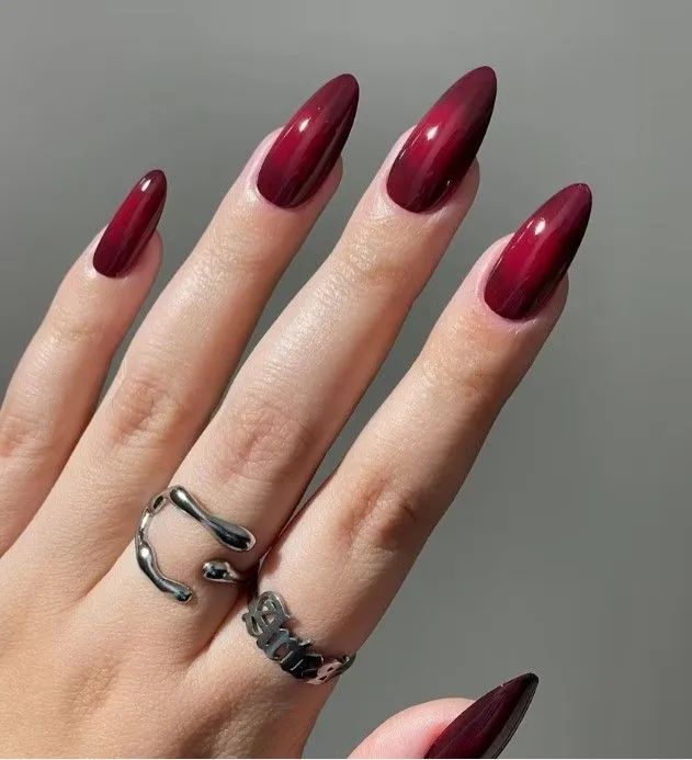 Bordo ojeden vazgeçemeyenlere: Bu sene trend olacak 10 tırnak sanatı fikri