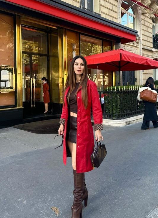 Defne Samyeli, Paris'e tatile çıktı! Samyeli'nin tarzı beğeni topladı