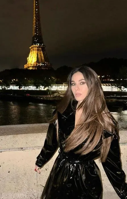 Defne Samyeli, Paris'e tatile çıktı! Samyeli'nin tarzı beğeni topladı