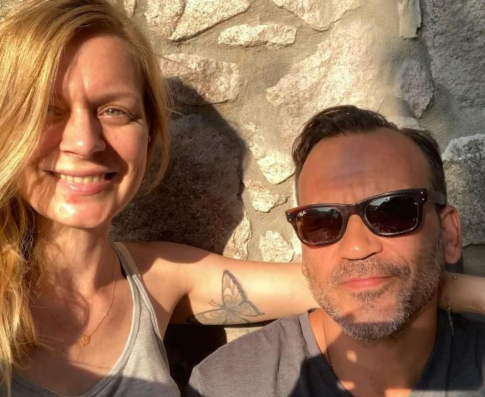 Gürgen Öz'den eşi Emily Mahringer'a: "Seni bugün evlendiğimiz günden daha çok seviyorum"