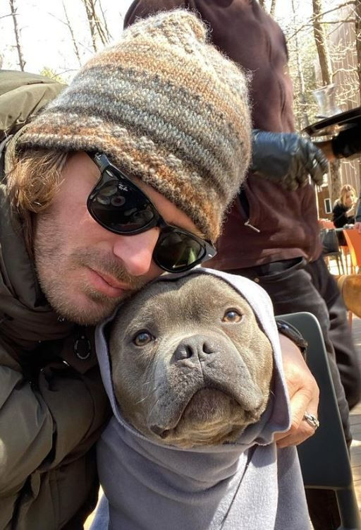 Kıvanç Tatlıtuğ köpeği ile pozlarını paylaştı: Efsane genç