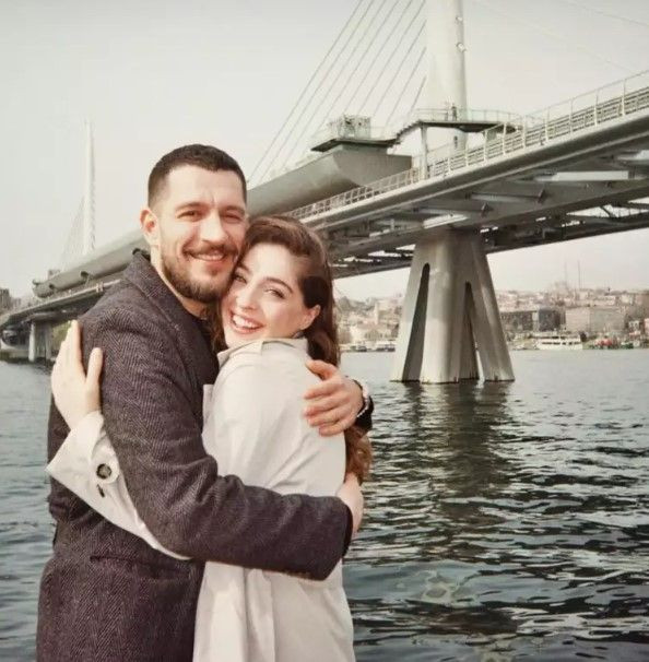 Dizi bitti, arkadaşlık bitti! Cemre Baysel, Uraz Kaygılaroğlu'nu sildi