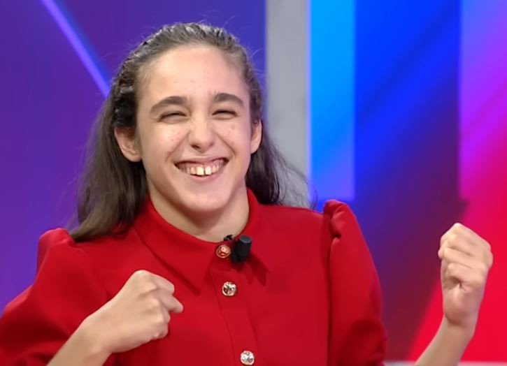 Kızı Melisa'yı programına konuk eden Ceyda Düvenci duygusal anlar yaşadı: “Hayatımın en gururlu anı”