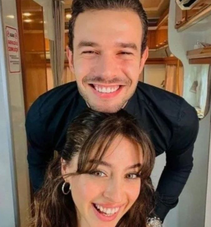Oyuncu çift Cemre Baysel ve Aytaç Şaşmaz'dan yeni kareler