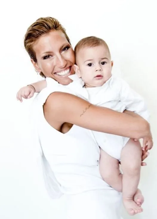 Çağla Şıkel'den duygulandıran paylaşım: Doğduğun gün kutlu olsun oğlum, elini uzattığın her yerdeyim