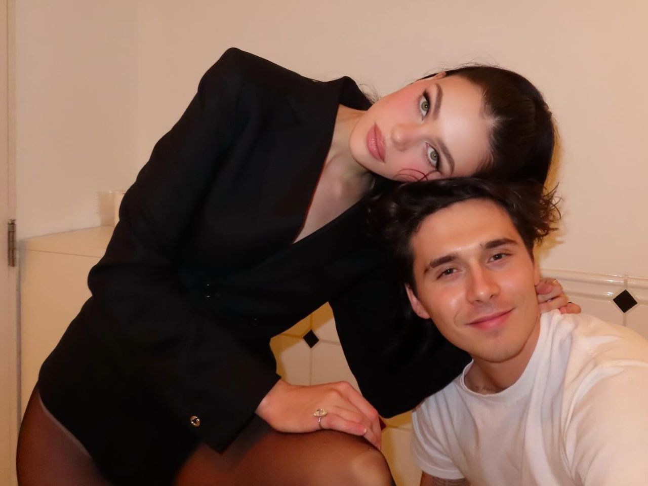 Brooklyn Beckham'dan Nicola Anne Peltz'e romantik 5'inci yıl kutlaması